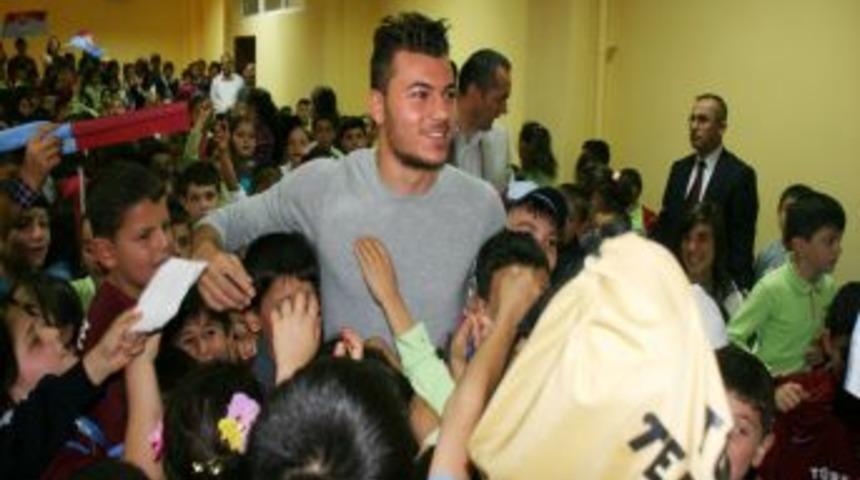 Trabzonspor&rsquo;un Gen&ccedil; Yıldızı Yusuf, Babasının Zorlamasıyla Futbolcu Olmuş