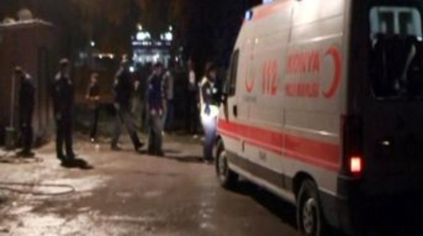 Otob&uuml;s Beklerken Vuruldu