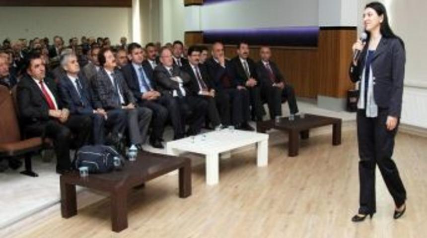 C&uuml;&rsquo;de Eğitim Y&ouml;netiminde Etik Değerler Konulu Konferans D&uuml;zenlendi