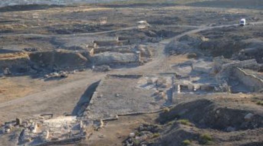 Kud&uuml;s'&uuml; Tahrip Eden Babil Kralı&rsquo;nın Steli Bulundu