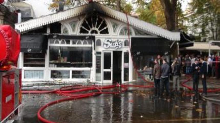 Mangal Ateşinden &Ccedil;ıkan Yangın S&ouml;nd&uuml;r&uuml;ld&uuml;