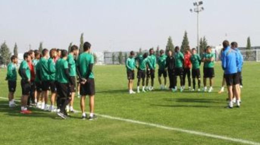 Akhisar Beleidyespor, &Ccedil;aykur Rizespor Ma&ccedil;ının Hazırlıklarını S&uuml;rd&uuml;r&uuml;yor
