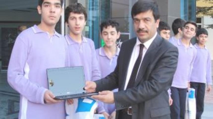 B&uuml;y&uuml;kkoyuncu Lisesi Başarılı &Ouml;ğrencilerini &Ouml;d&uuml;llendirdi