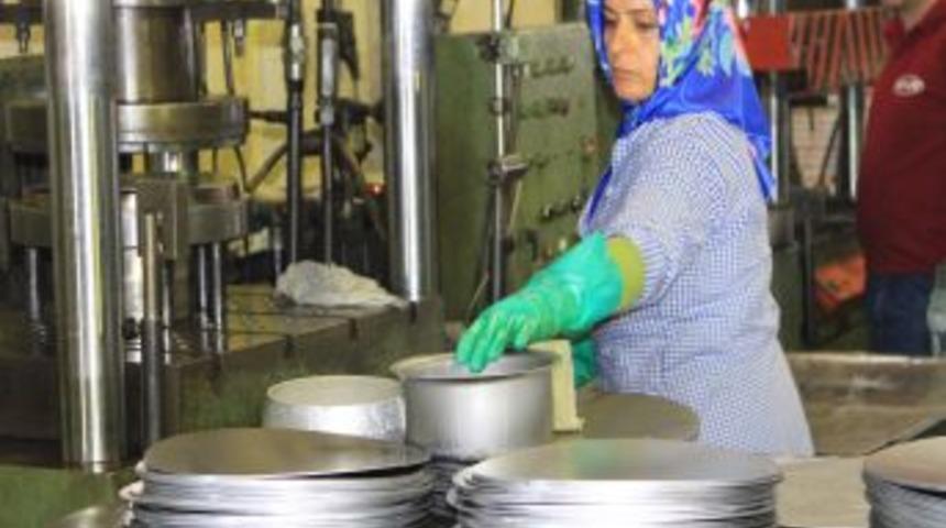 Doğuda Kurulan Fabrikalar Kadın Istihdamını Artırıyor