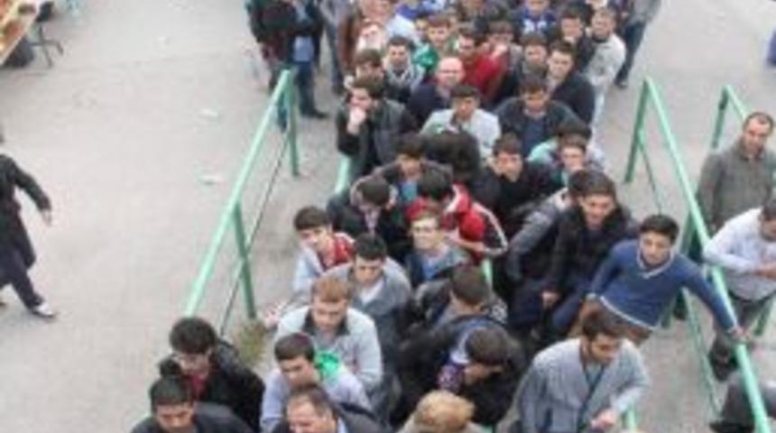 Bursaspor - Fenerbah&ccedil;e Ma&ccedil;ının Biletleri T&uuml;kendi