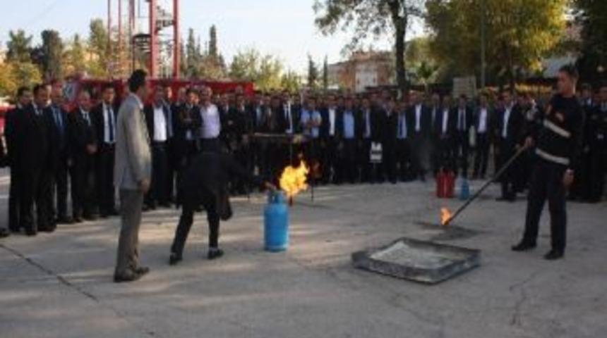 Otob&uuml;s Şof&ouml;rlerine Yangın Eğitimi Verildi