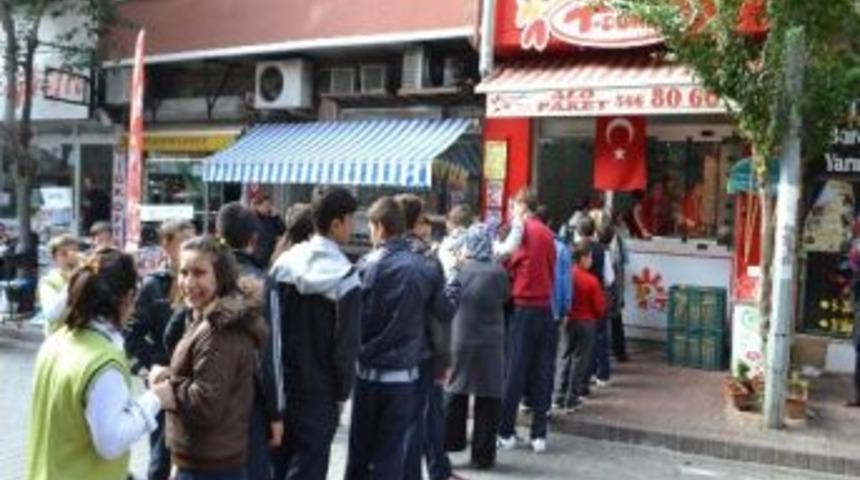 1 Liralık D&ouml;ner Kuyruğu