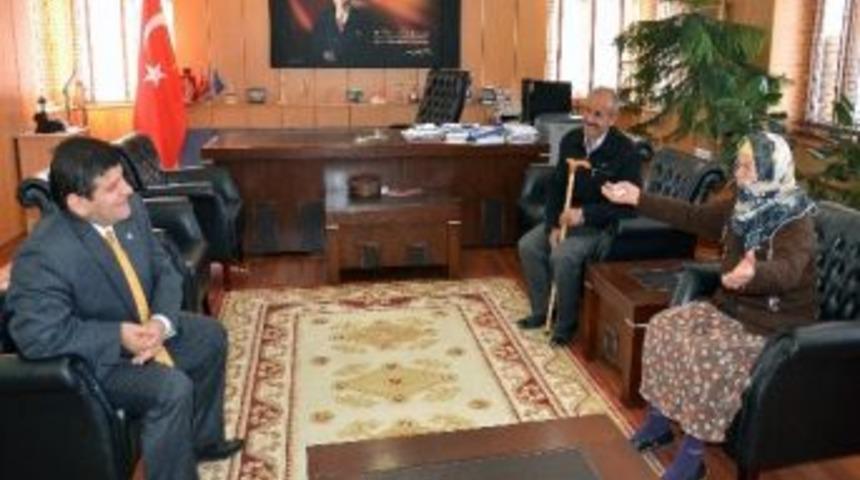 Asırlık Feride Nine Valilik Makamında