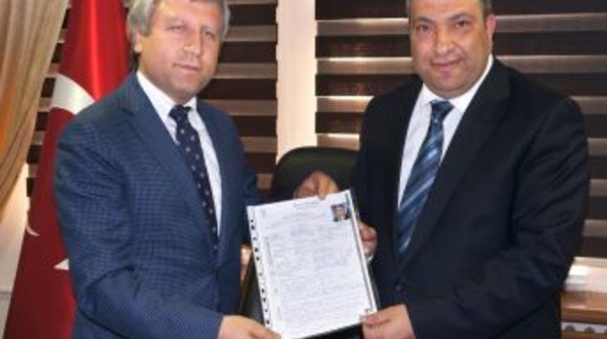 K&uuml;mbet, AK Parti'den Aday Adaylığı M&uuml;racaatında Bulundu