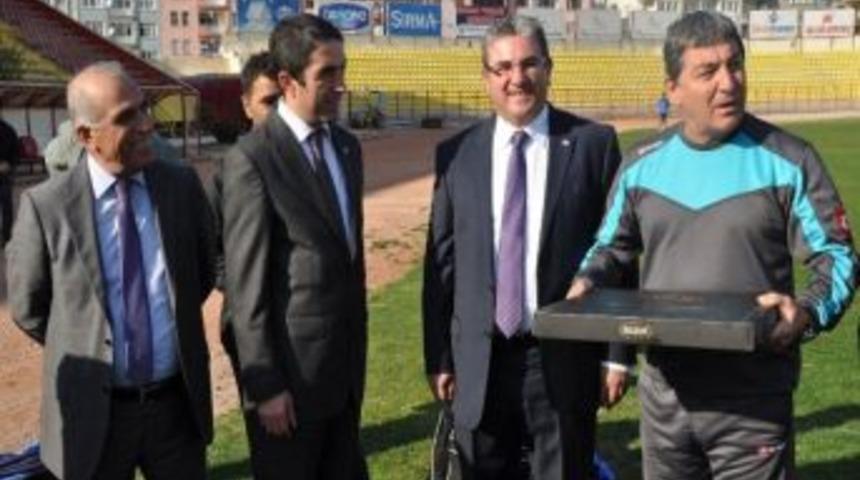 Malatya B&uuml;y&uuml;kşehir Belediye Başkan Aday Adayı İnci, Yms Antrenmanını Ziyaret Etti