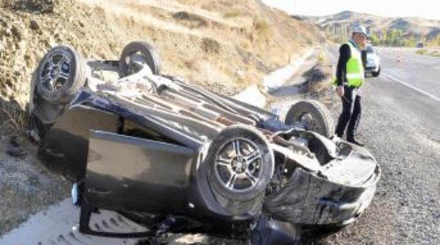 Yozgat&rsquo;ta Otomobil Takla Attı: 5 Kişi Yaralandı