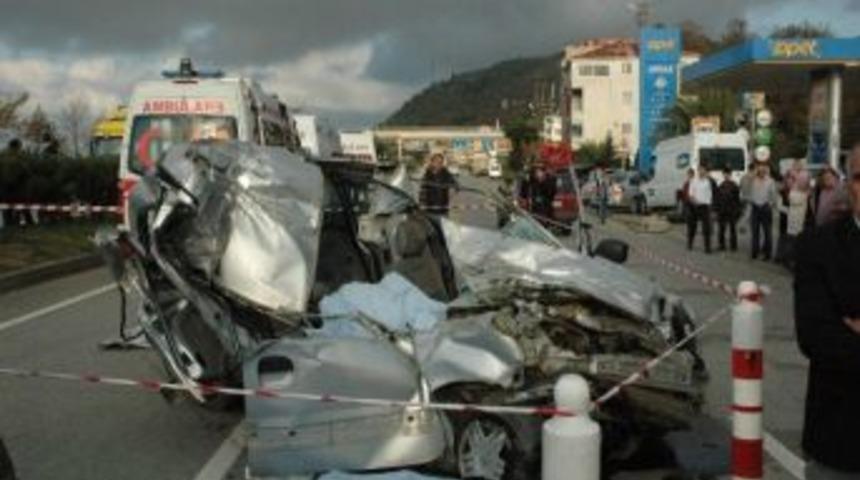 Giresun&rsquo;da trafik kazası: 4 &ouml;l&uuml;, 1 yaralı