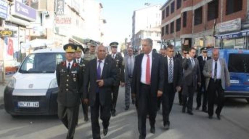 Vali Tekinarslan, Eleşkirt’te Esnafını Ziyaret Etti