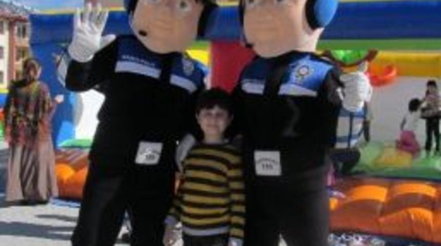 Kanka Polisler &Ouml;ğrencilerle Buluştu