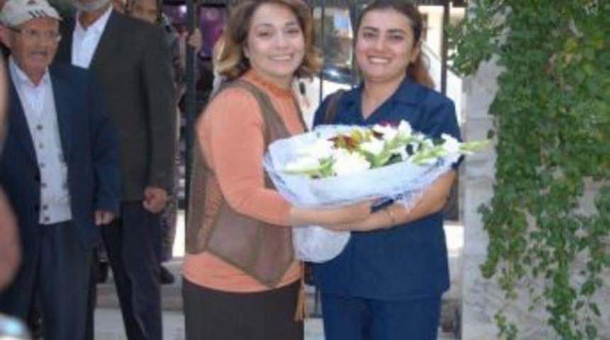 Paşanın Eşi Huzurevi Sakinlerini Evinde Ağırladı