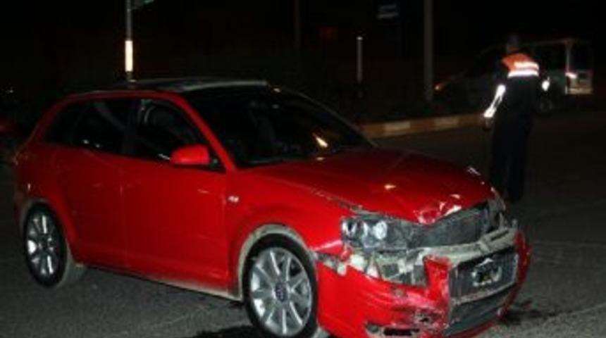 Diyarbakır'da Trafik Kazası: 3 Yaralı