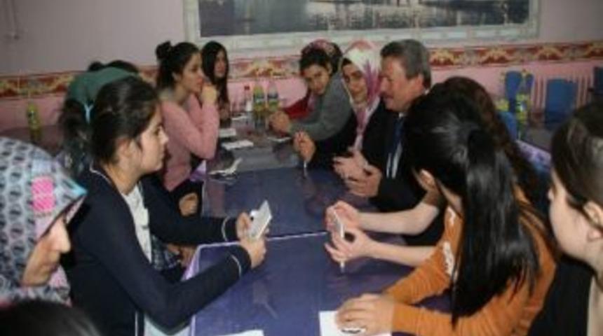 Yozgat Belediye Başkanı Yusuf Başer &Uuml;niversite &Ouml;ğrencilerini Ziyaet Etti