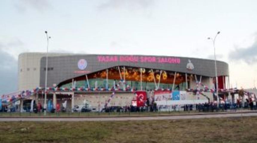 Tekkek&ouml;y Yaşar Doğu'yu Başbakan A&ccedil;tı