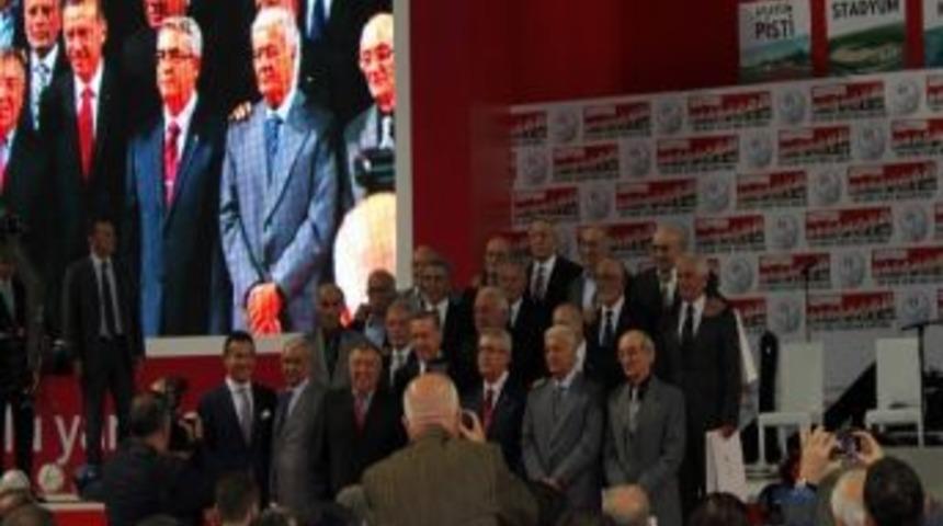 Başbakan Erdoğan, 213 Spor Tesisinin Toplu A&ccedil;ılışını Ger&ccedil;ekleştirdi