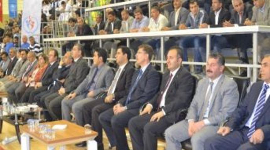 5 Bin Kişilik Kapalı Spor Salonu Başbakan Erdoğan&rsquo;ın Canlı Yayına Katılmasıyla Hizmete A&ccedil;ıldı