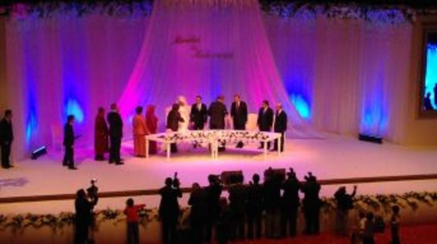 Cumhurbaşkanı Ve Başbakan Nikah Şahitliği Yaptı