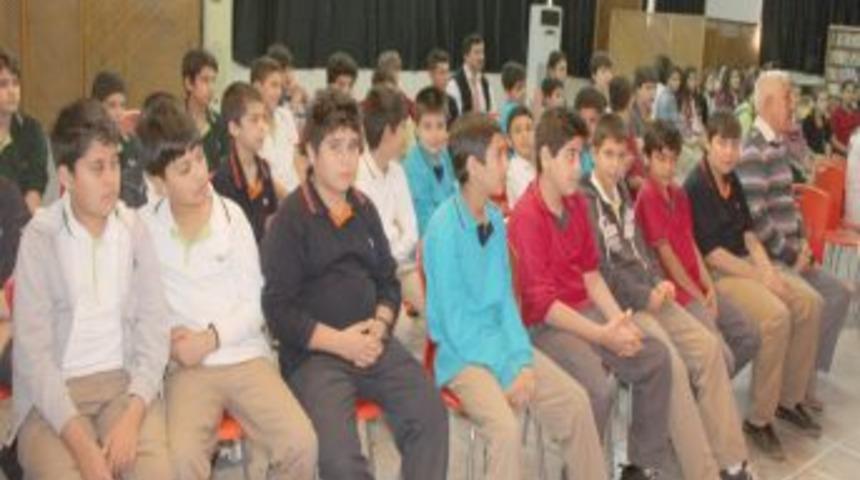 Tarih&ccedil;i Yurtsever, &Ouml;ğrencilere 'cumhuriyete Giden Yolu' Anlattı