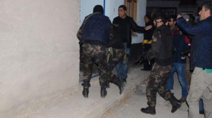 Hırsızlık &Ccedil;etesine Şafakta Operasyon: 20 G&ouml;zaltı