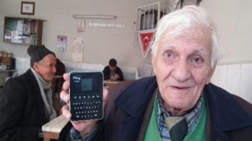 Emekli &Ouml;ğretmen 80&rsquo;nden Sonra 6&rsquo;cı Dili &Ouml;ğreniyor