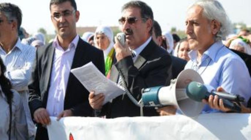 Cezaevi &Ouml;n&uuml;nde Sıcak Su Eylemi