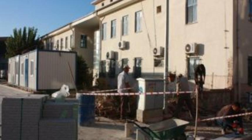 Kula, Yunus Emre Kent Meydanı'nı Bekliyor
