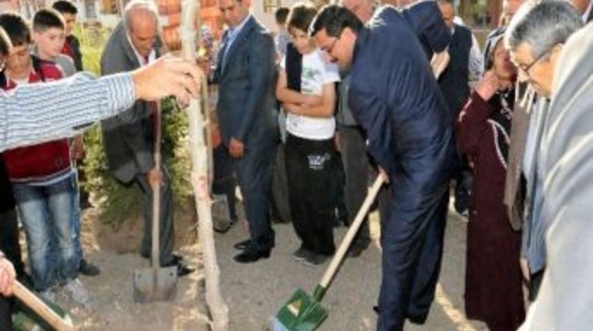 Ke&ccedil;i&ouml;ren&rsquo;de Aşık Veysel Parkı Ve Atapark Mahalle Konağı A&ccedil;ıldı
