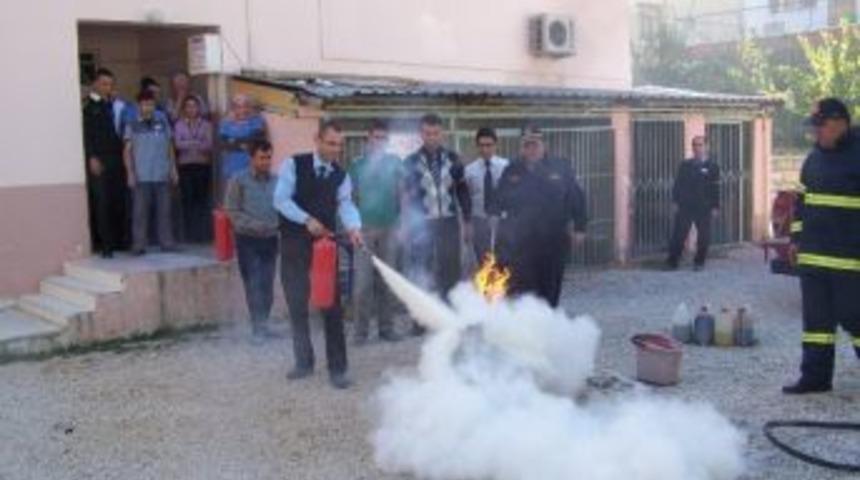 Korkuteli Devlet Hastanesi'nde Yangın Tatbikatı