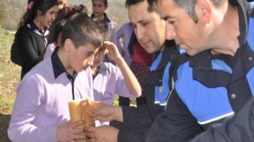 Kadirli'de &Ouml;ğrencilere Su&ccedil;lardan Korunmanın Yolları Anlatıldı