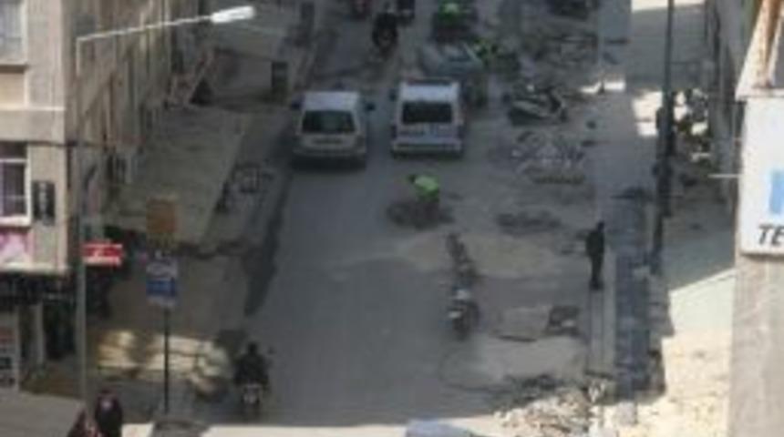 Cumhuriyet Caddesi Kaldırımlarının Yapımı Tamamlanıyor