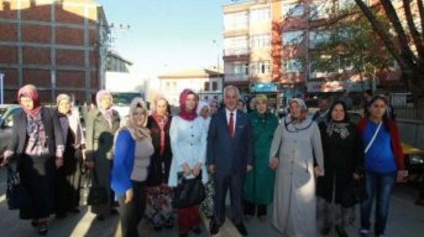 &Ccedil;ubuk Belediye Başkanı &Ouml;zden Aday Adaylığı M&uuml;racaatını Yaptı