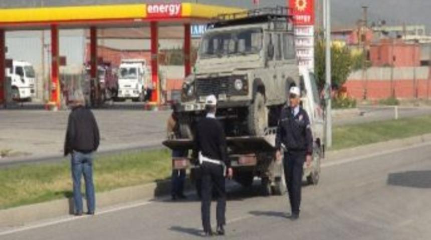 Hatay&rsquo;da &Ouml;zel Harekat Aracı Devrildi: 3 Yaralı