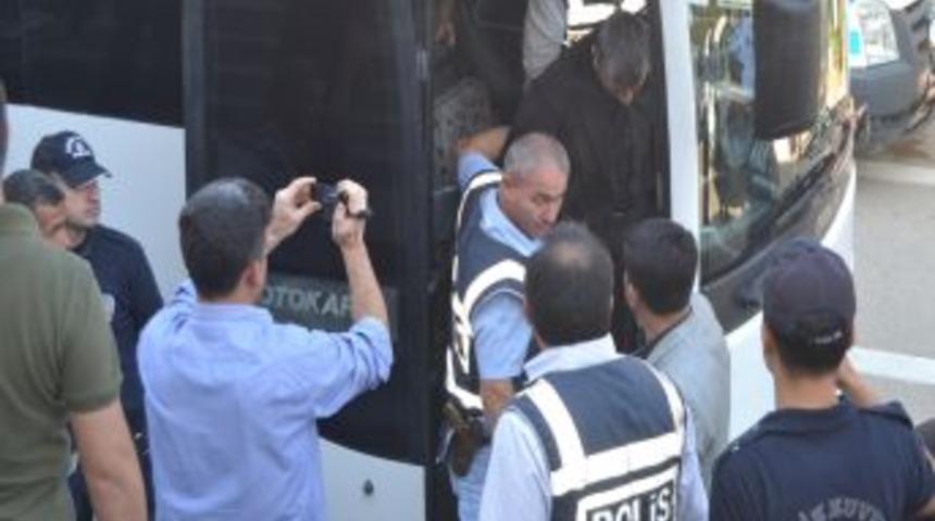 Bakkal Işleten Karı Kocanın Katil Zanlısı Adliyeye &Ccedil;ıkarıldı