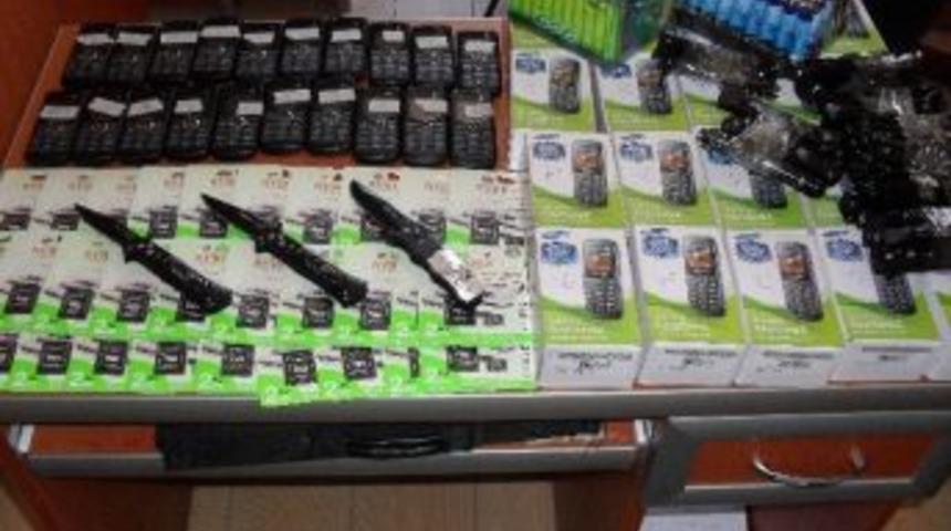 Ka&ccedil;ak Cep Telefonu Ve &Ccedil;eşitli Eşyalar Ele Ge&ccedil;irildi