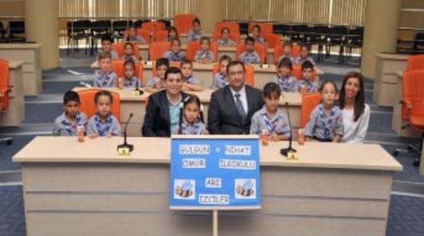 Minik İzciler Başkan T&uuml;t&uuml;nc&uuml;&rsquo;ye Konuk Oldu