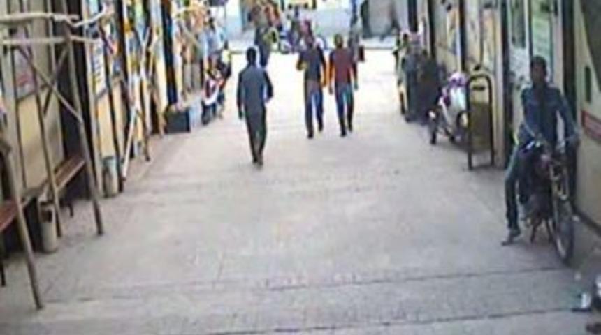 Saniyeler İ&ccedil;inde Motosiklet &Ccedil;alan Hırsızlar, Onlarca Motosikleti B&ouml;yle &Ccedil;aldı