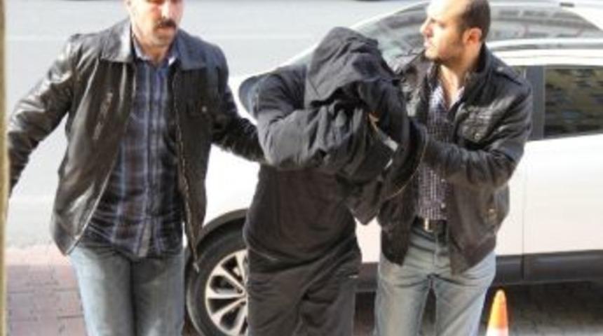 &Ccedil;ocukların Kavgasında Bir Kişi Bı&ccedil;akla Ağır Yaralandı