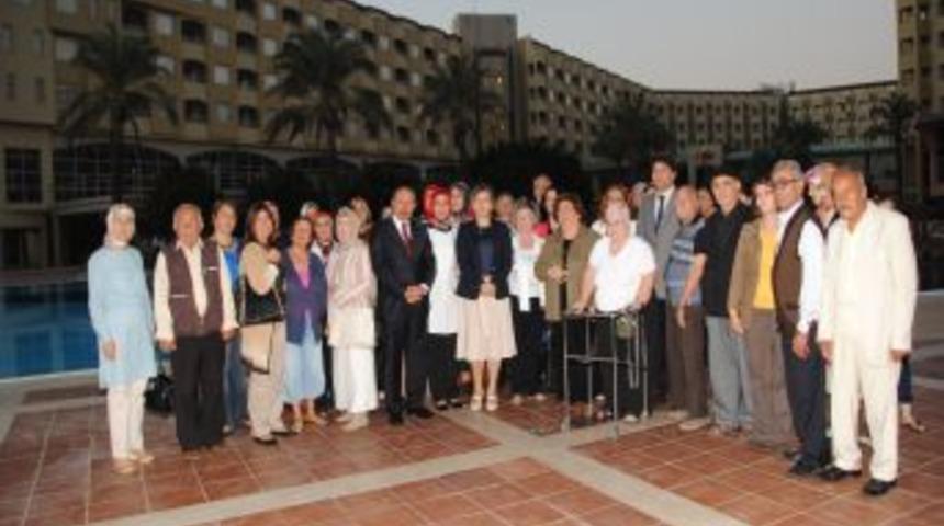 Manavgat'ta Buluşan Iki Ilin Yaşlıları Nostalji Yaptı