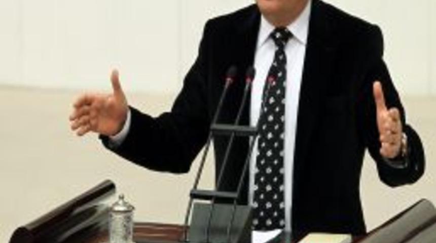 Elitaş: Kadın Vekiller Pantolonla Genel Kurul'a Gelirse Itiraz Etmeyiz