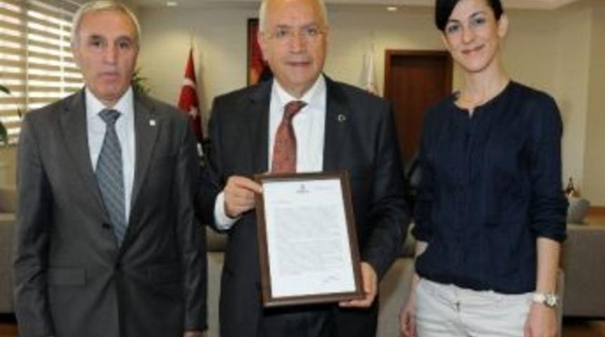 T&uuml;rk Kızılayı Batıkent Şube Başkanı Ejder Toptaş&rsquo;dan, Başkan Yaşar&rsquo;a Ziyaret