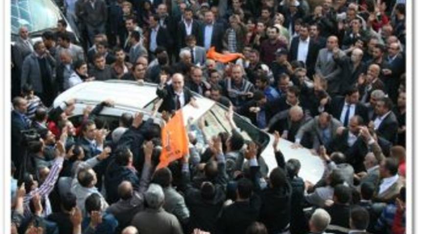 Selmanoğlu Adaylık başvurusunu yaptı