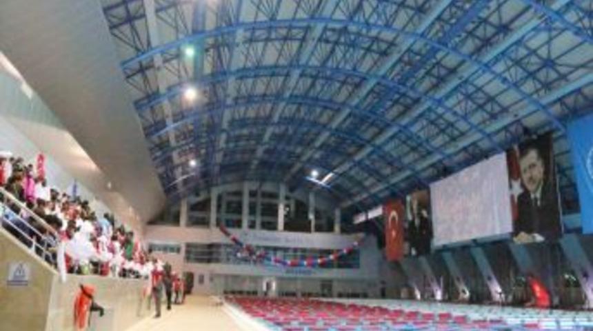 Aksaray Olimpik Y&uuml;zme Havuzu Hizmete A&ccedil;ıldı