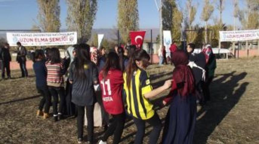 Uzun Elma Festivali Coşkulu Ge&ccedil;ti