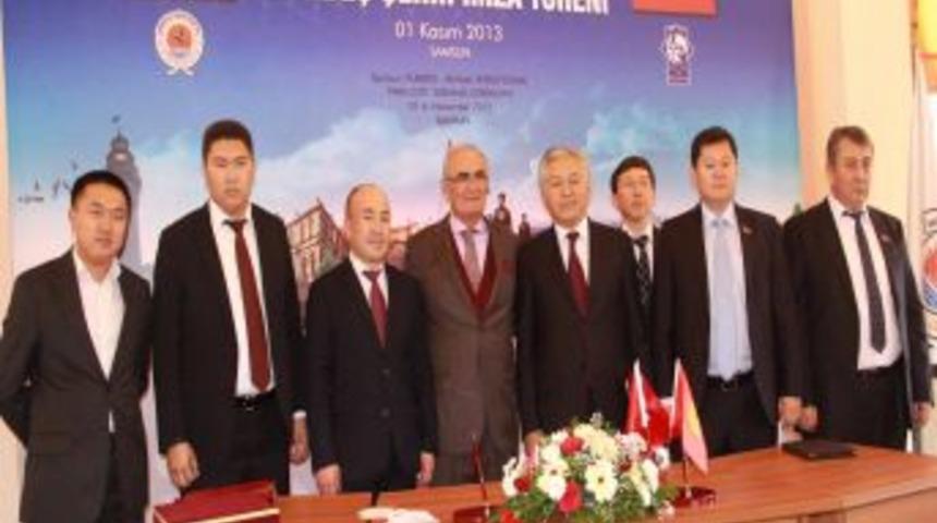 Samsun'a Orta Asya'dan Kardeş Şehir Geldi