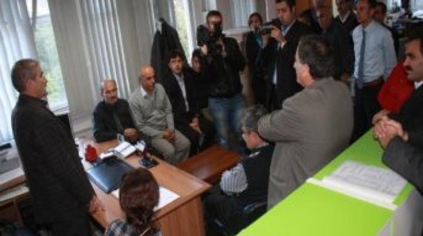 &Ouml;zer, Belediyeden İstifa Etti