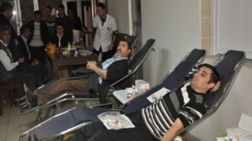 Memurlar Kan Bağışında Bulundu